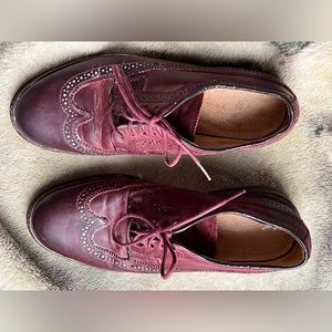 Frye shoes size 5 1/2 worn only 2 times. These shoes are beautiful.